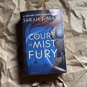 A Court of Mist and Fury – Sarah J. Maas (Paperback, Original Edition)